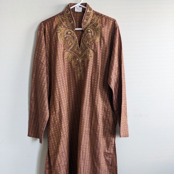 Indian style Kurta shirt with embroidery on the neck - Picture 1 of 3